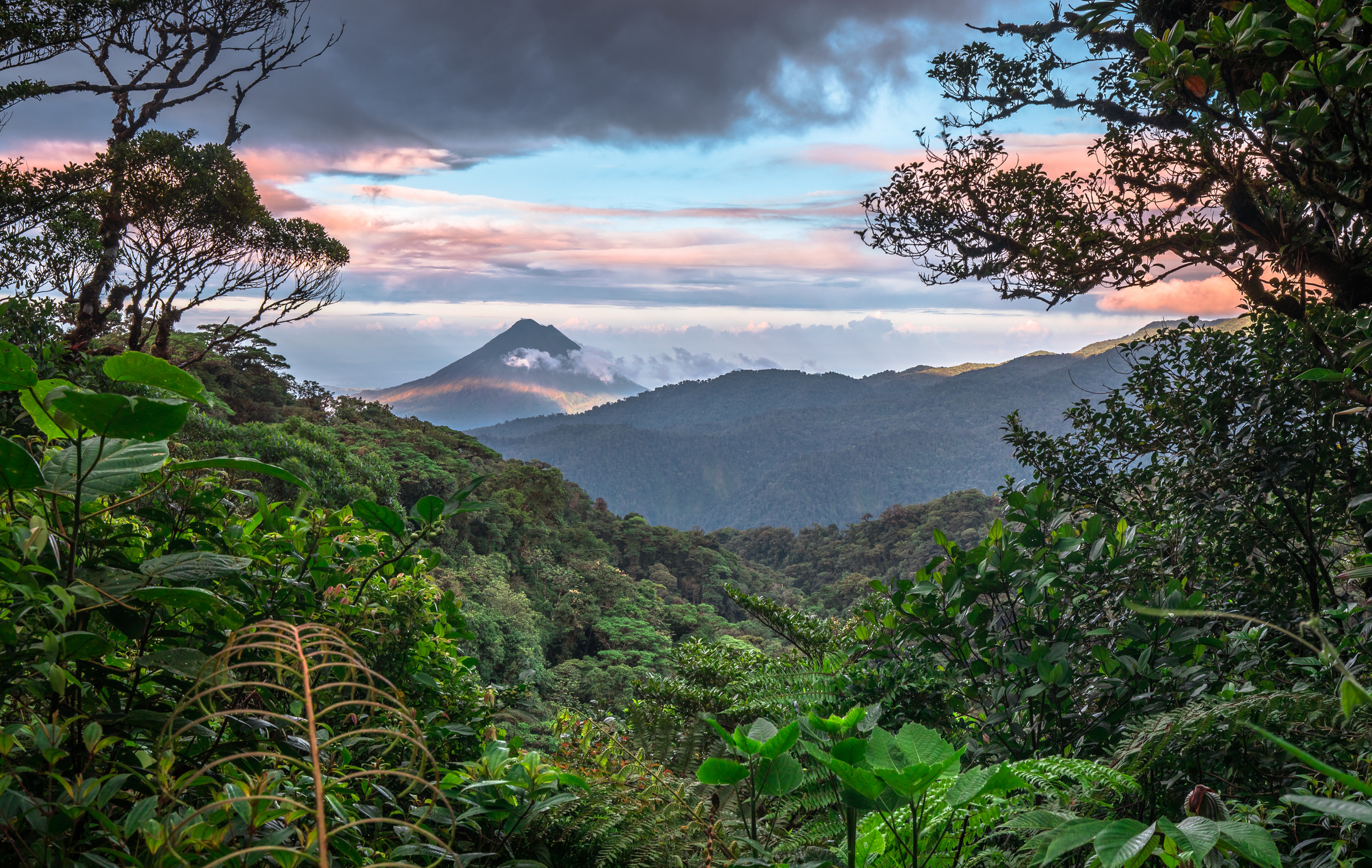 Reiseziel Amerika, Costa Rica, Sonnenuntergang bei Arenal