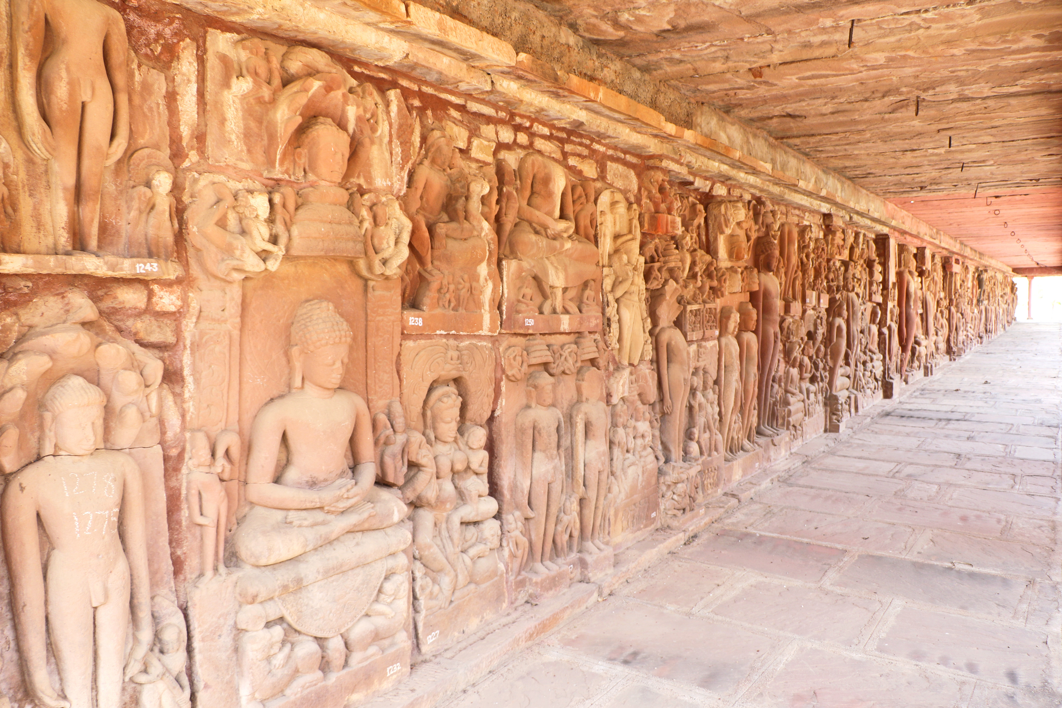 Reiseziel Asien Indien, Deogarh, Stein-Goetzen