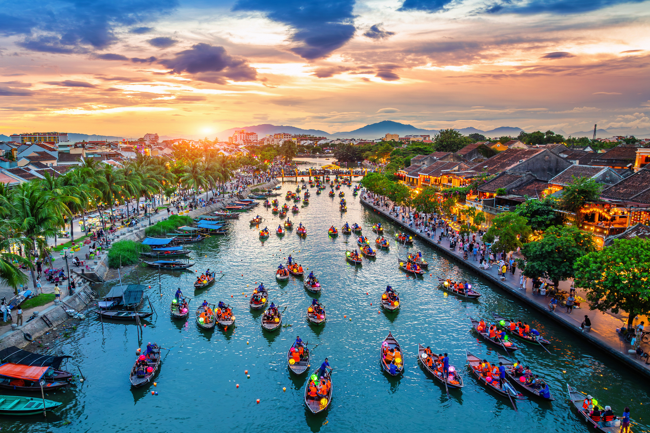Reiseziel Asien Vietnam, Hoi An im Sonnenuntergang 